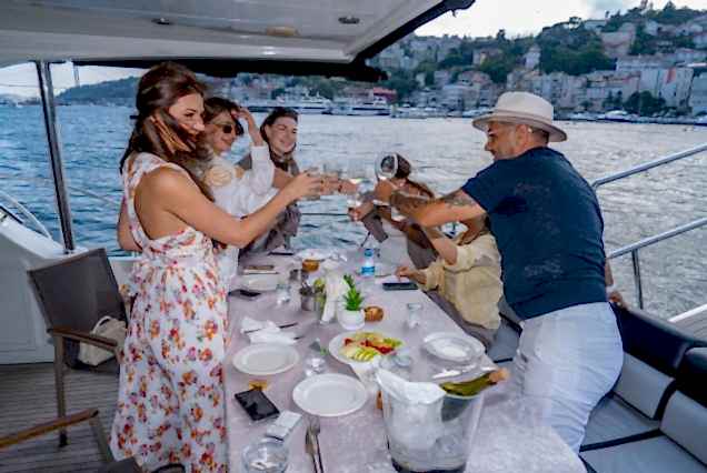 Bosphorus Sightseeing Yacht Cruise