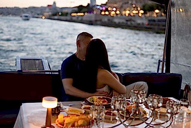 Private Bosphorus Dinner Yacht Cruise