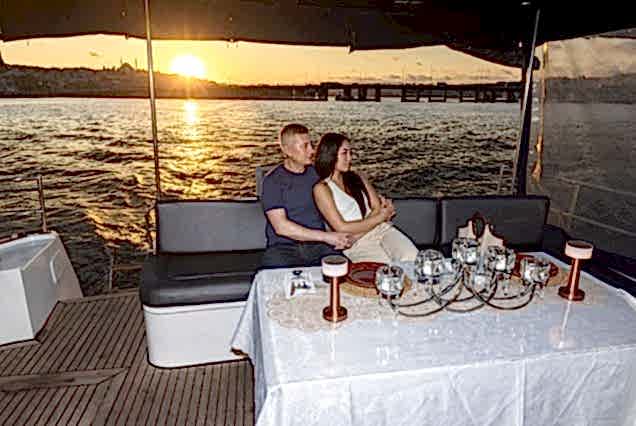 Private Bosphorus Dinner Yacht Cruise