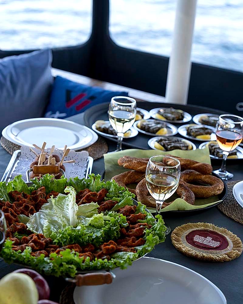 Private Bosphorus Lunch Yacht Cruise