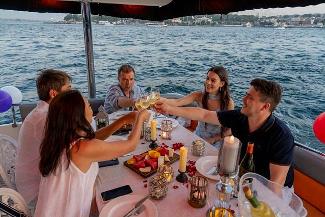Private Bosphorus Lunch Yacht Cruise